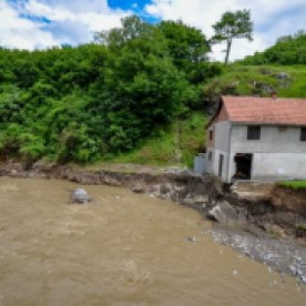 loznica-krupanj-poplave-2014_6442_563_372_90
